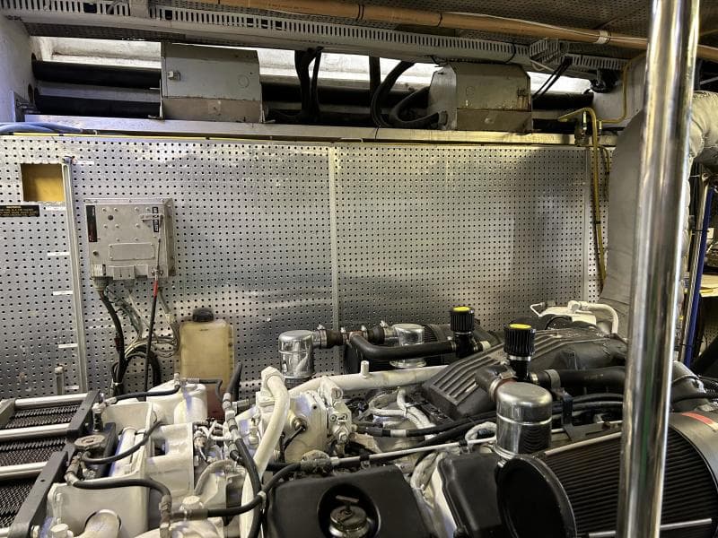 2002 President 100 Motor Yacht