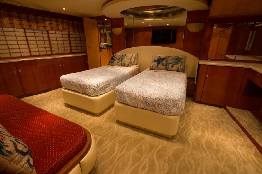 2002 President 100 Motor Yacht