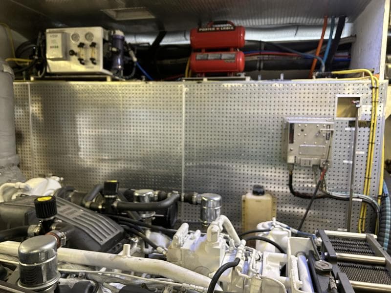 2002 President 100 Motor Yacht