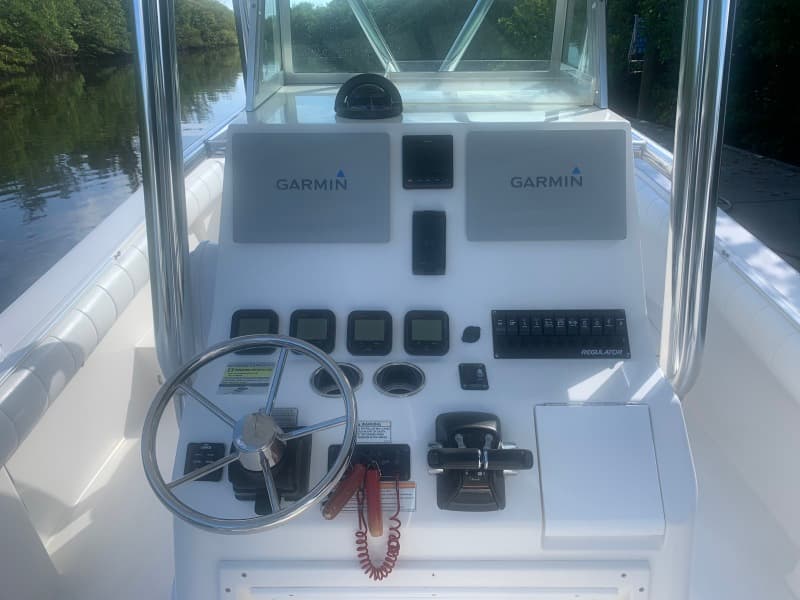 2010 Regulator 26 Forwarding Seating