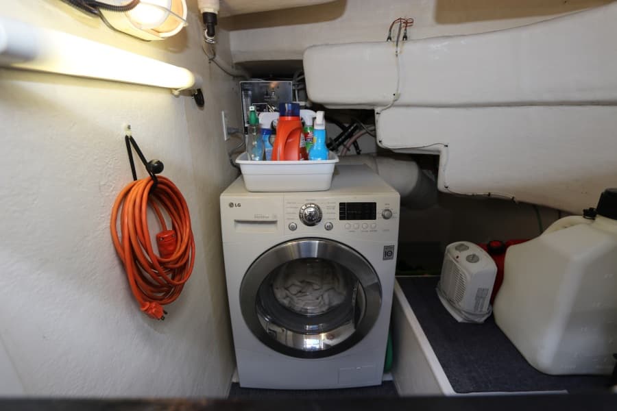 2005 Neptunus 56 Express