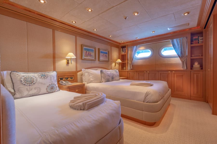 LAUREL 240'/73.15m Delta 2006/2014