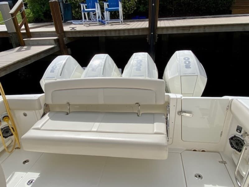 2020 Boston Whaler 380 Realm