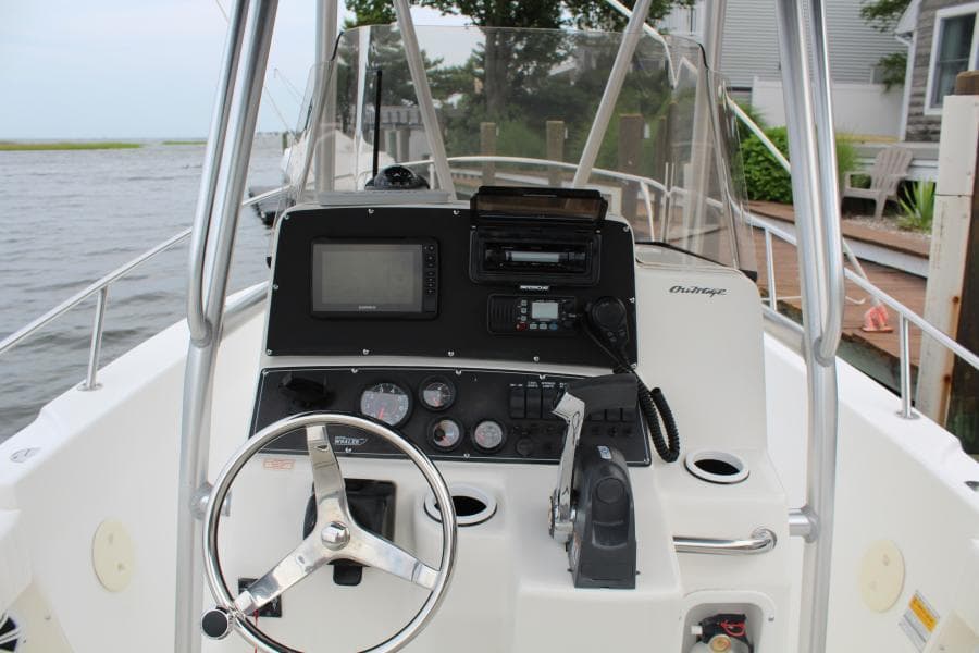 1999 Boston Whaler 23 Outrage