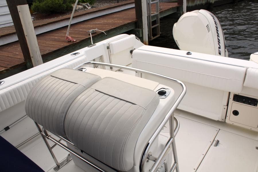 1999 Boston Whaler 23 Outrage