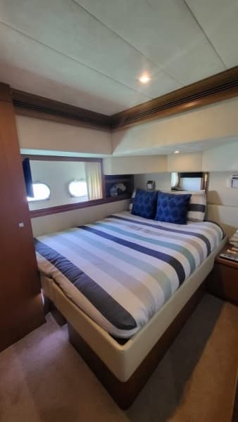 2007 Ferretti Yachts 780