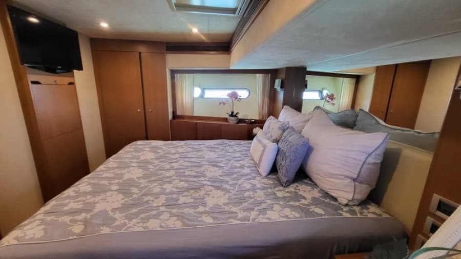 2007 Ferretti Yachts 780