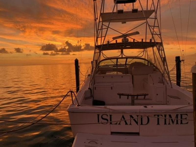 2000 Riviera 4000 Offshore