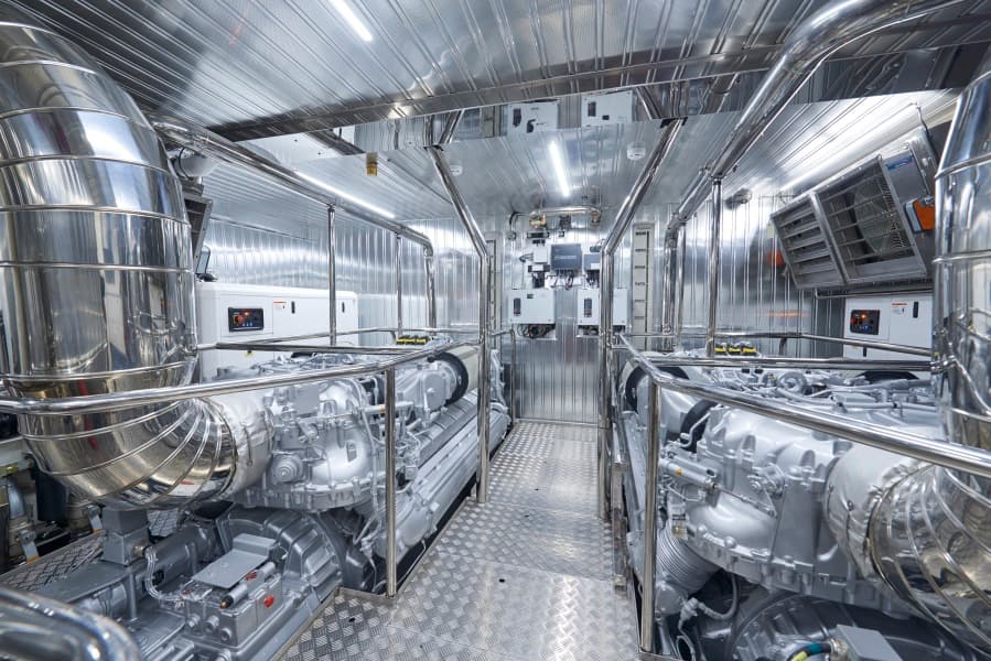 2022 Astondoa 100 Century