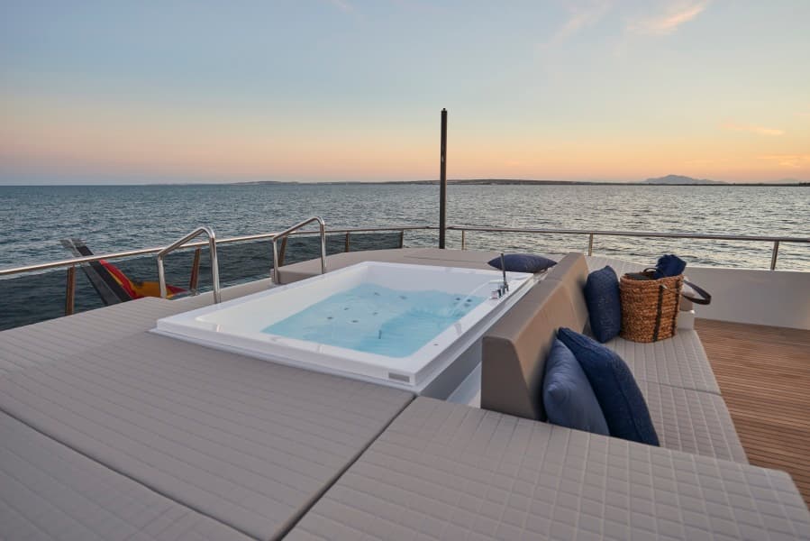 2022 Astondoa 100 Century