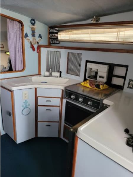 1988 Sea Ray 340 Express Cruiser