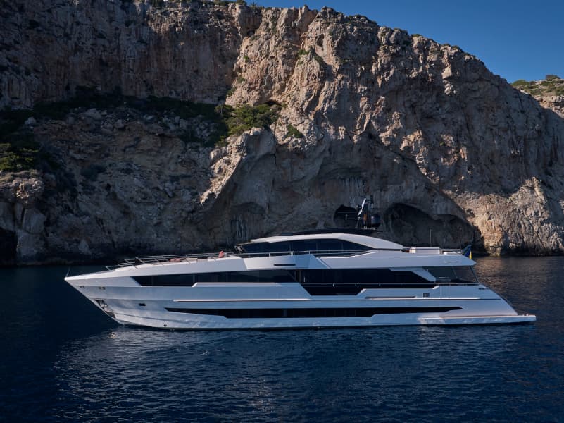 2022 Astondoa 110 Century