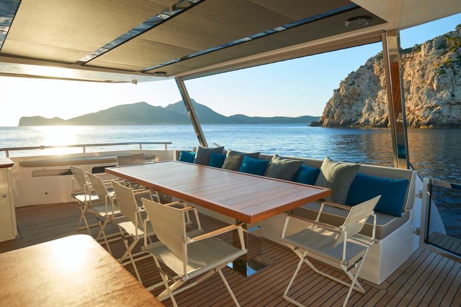 2022 Astondoa 110 Century