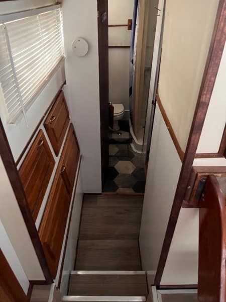 27 Under The Wire 1979 Chris Craft Catalina Passageway 