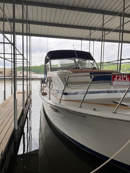 6 Under The Wire 1979 Chris Craft Catalina Front Seat 