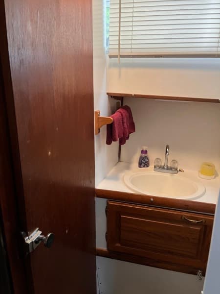 31 Under The Wire 1979 Chris Craft Catalina Sink