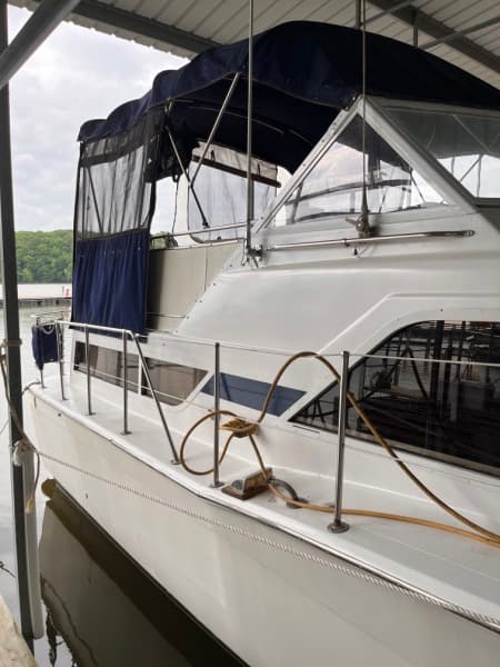 7 Under The Wire 1979 Chris Craft Catalina Side Deck