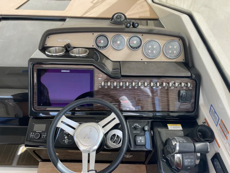 2018 35 Sea Ray Sundancer 350 Kickin Tides Helm