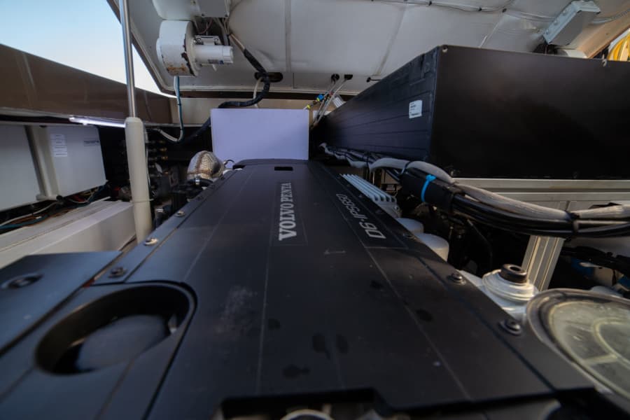 Hydraulic Lift Engine Compartment