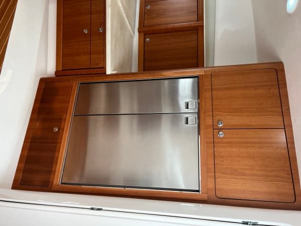 2019 Intrepid 475 Sport Yacht