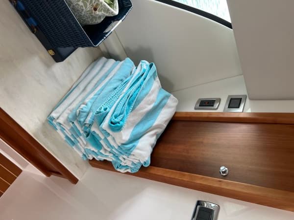 2019 Intrepid 475 Sport Yacht