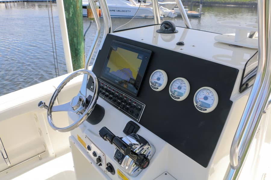 2006 Triton 24
