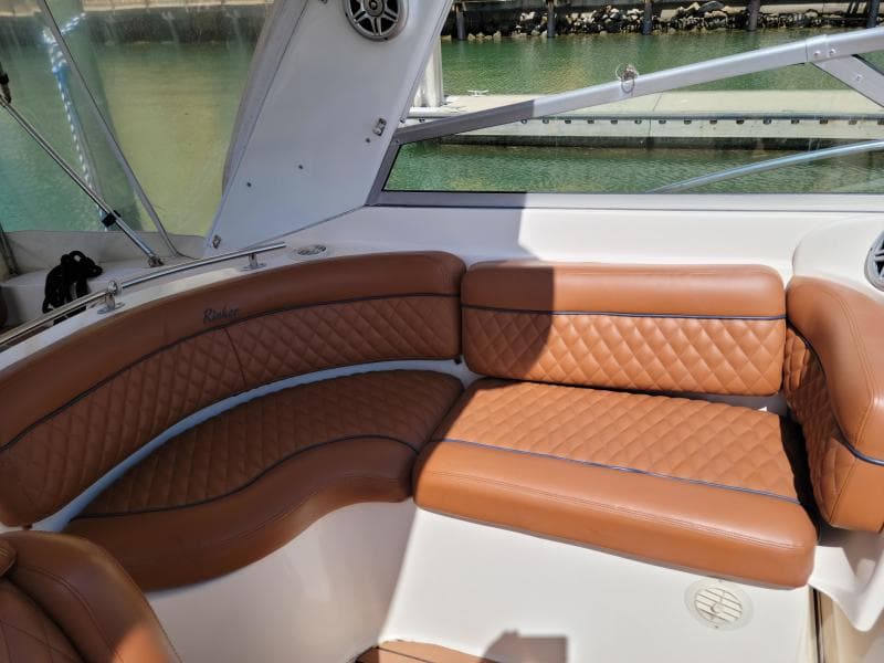 2005 Rinker Fiesta Vee 342