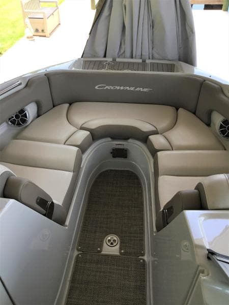 2019 Crownline E275XS