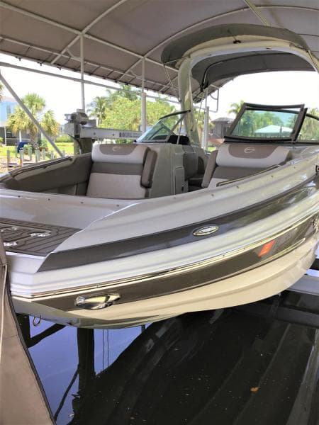 2019 Crownline E275XS