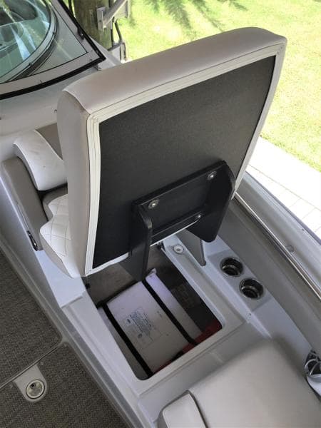 2019 Crownline E275XS