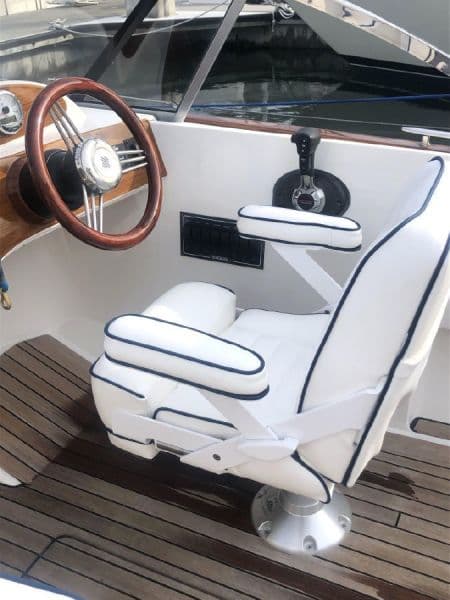 2016 Vanquish 26 Runabout