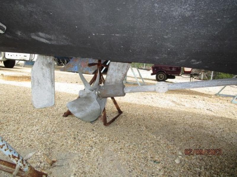 25' Carolina Classic running gear1