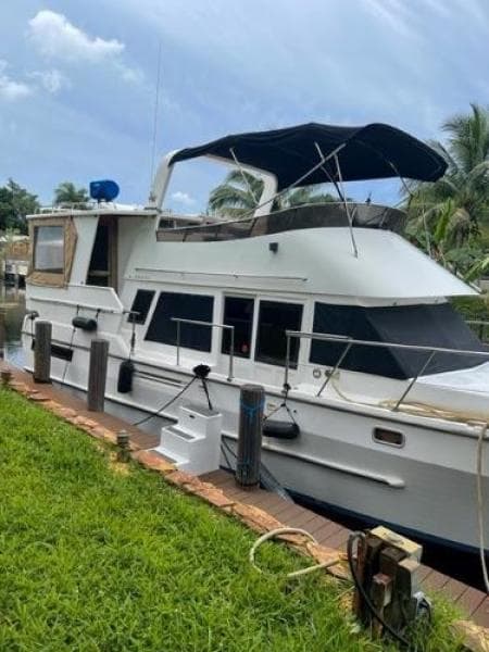 1989 Heritage East Sundeck Trawler