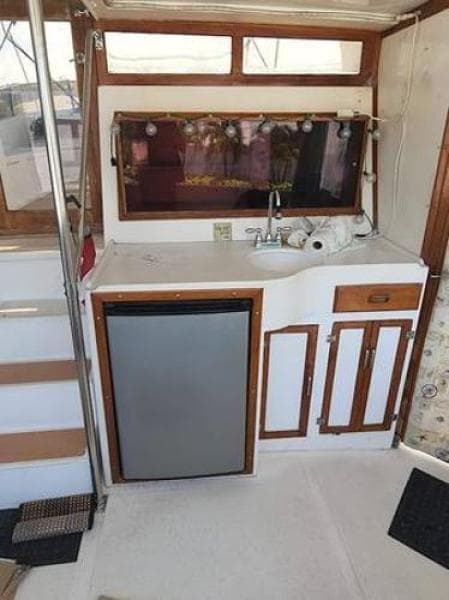 1989 Heritage East Sundeck Trawler