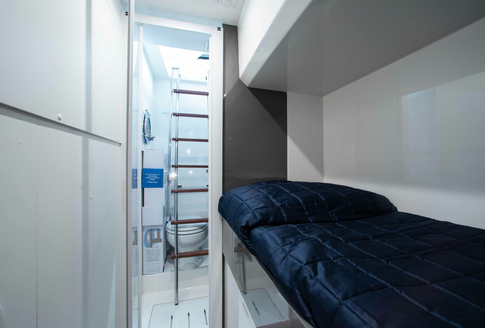 2022 Ferretti Yachts 550