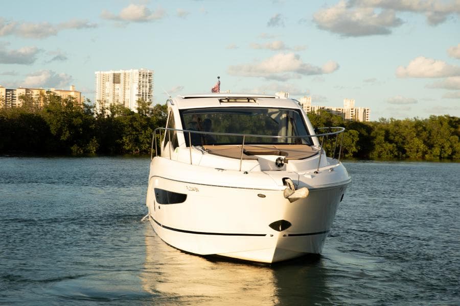 2019 Sea Ray Sundancer Coupe