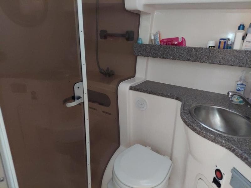 2004 Rinker 342 Fiesta Vee