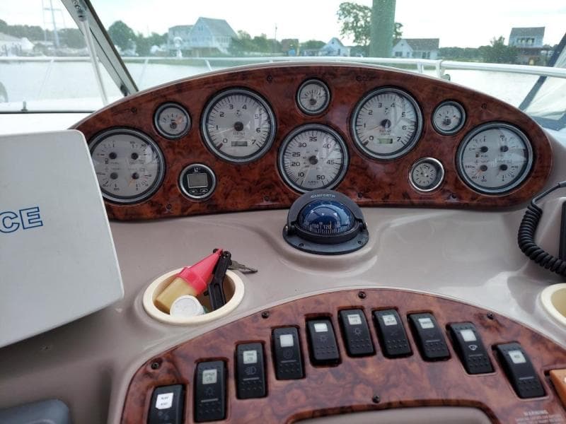 2004 Rinker 342 Fiesta Vee