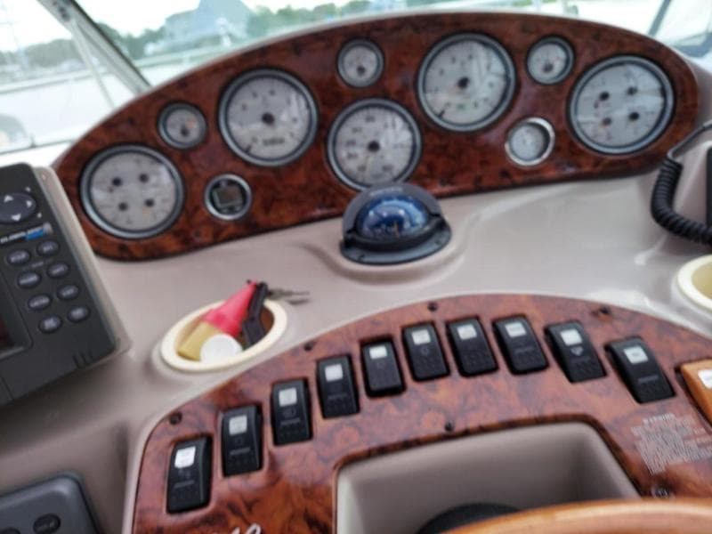 2004 Rinker 342 Fiesta Vee