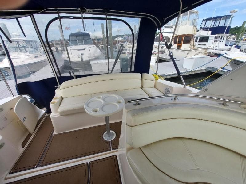 2004 Rinker 342 Fiesta Vee