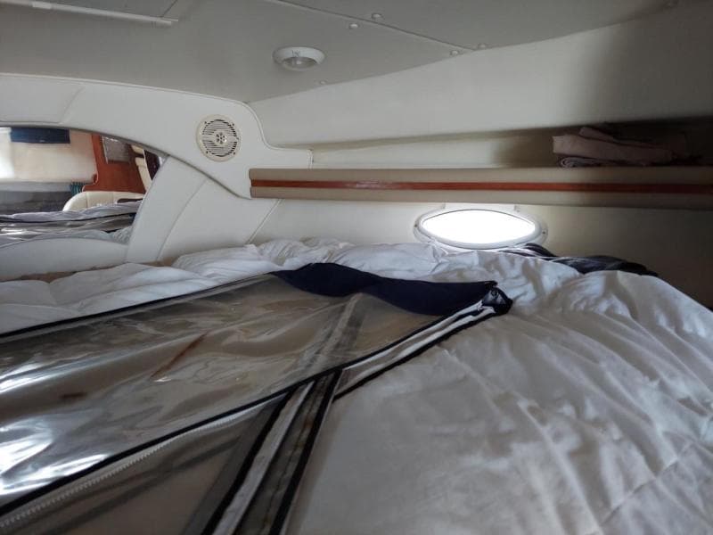 2004 Rinker 342 Fiesta Vee