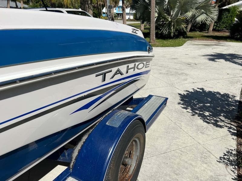 2005 Tahoe T18 Ski Boat