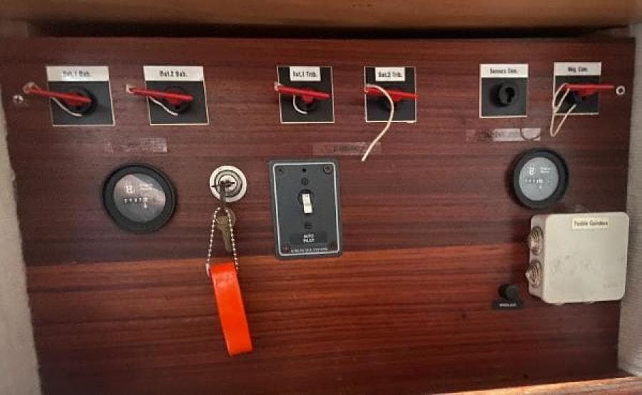 1995 Fountaine Pajot Athena 38