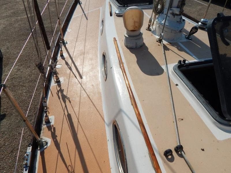 1976 Heritage Yacht Intrepid 35