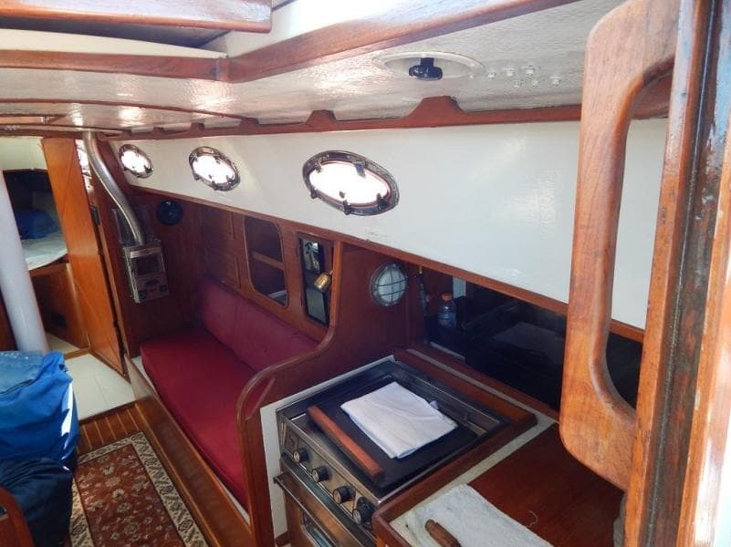 1976 Heritage Yacht Intrepid 35