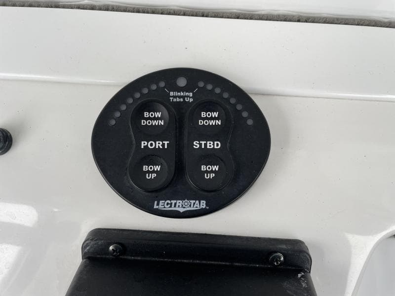 2007 Everglades 290 Pilot