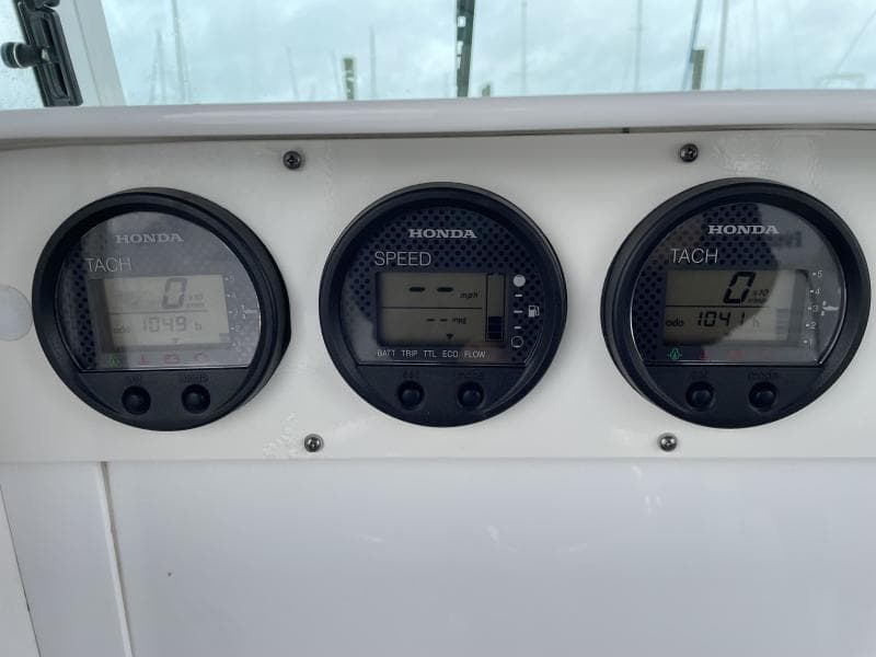 2007 Everglades 290 Pilot