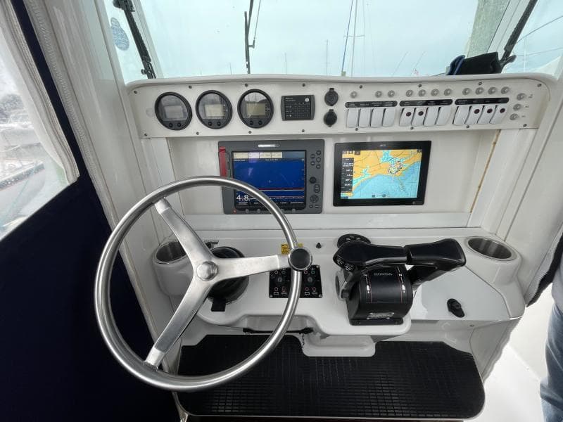 2007 Everglades 290 Pilot