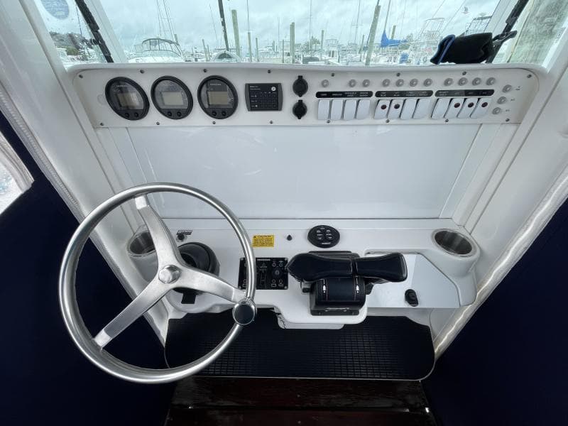 2007 Everglades 290 Pilot