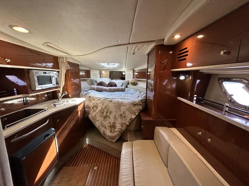 2009 Sea Ray 310 Sundancer  Andrews Place Stateroom